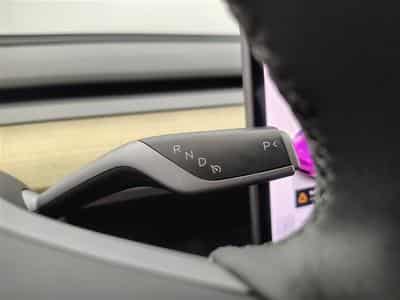 Tesla Model Y Standard Range RWD CUIR/NAVI/PANO (2023) - Photo 12