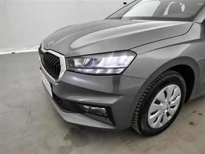 Skoda Fabia 1.0i Selection CARPLAY / FULL LED / KEYLESS / PDC AR (2026) - Foto 15