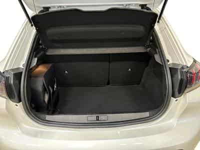 Peugeot 208 50 kWh GT (2021) - Photo 12