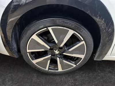 Peugeot 208 50 kWh GT (2021) - Photo 6