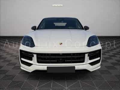 Porsche Cayenne Turbo E-Hybrid Coupé avec Pack GT (2026) - Photo 2