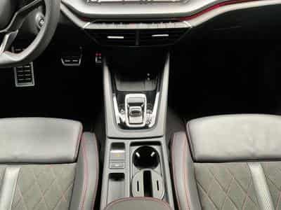 Skoda Octavia RS+DSG+SUEDIA+AHK+Pano+360+Head.up (2025) - Photo 12