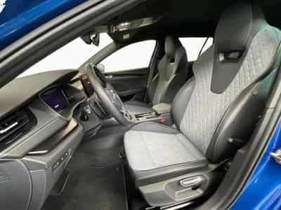 Skoda Octavia Sportline+DSG+Standh.+LM18+AHK+P.Light&View (2025) - Foto 9