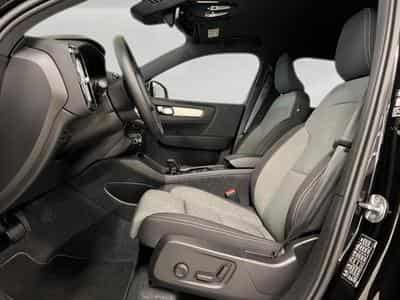 Volvo XC40 Black-Edition Plus (2025) - Photo 10