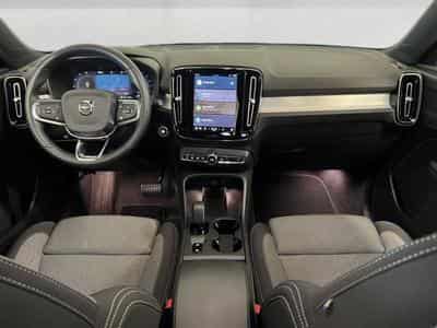 Volvo XC40 Core (2024) - Photo 7