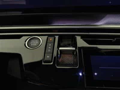 Peugeot 5008 1.2 HYBRID 145cv e-DSC6 GT 7pl. NAVI / FULL LED / CAMERA (2026) - Foto 12
