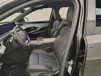 Peugeot 5008 1.2 HYBRID 145cv e-DSC6 GT 7pl. NAVI / FULL LED / CAMERA (2026) - Foto 7