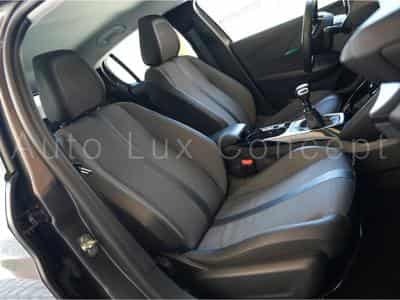 Peugeot 208 1.2 PureTech 100 S&S Allure Pack (2022) - Photo 9