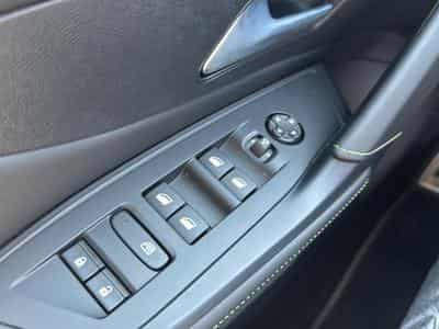 Peugeot 308 1.2 HYBRID 145 GT E-DCS6 (2025) - Photo 10