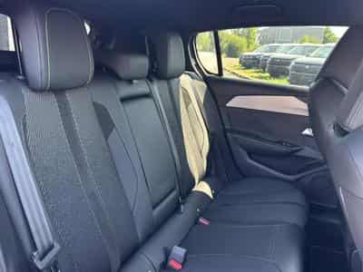 Peugeot 308 1.2 HYBRID 145 GT E-DCS6 (2025) - Photo 13