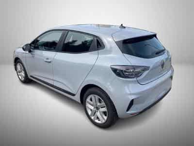 Renault Clio 1.5 dCi 101 Evolution (2025) - Foto 6