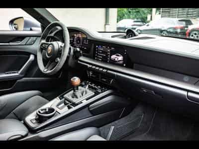 Porsche 911 (992.2) CARRERA T COUPE 6-SPEED MANUAL - VANADIUM GREY + SAT (2025) - Photo 13