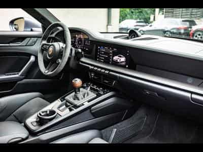 Porsche 911 .2 911 CARRERA T COUPE 6-SPEED MANUAL - VANADIUM GREY + SATI (2025) - Photo 13