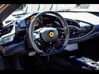 Ferrari SF90 STRADALE GIALLO 3 STRATO CARBONE BLEU (2022) - Photo 10