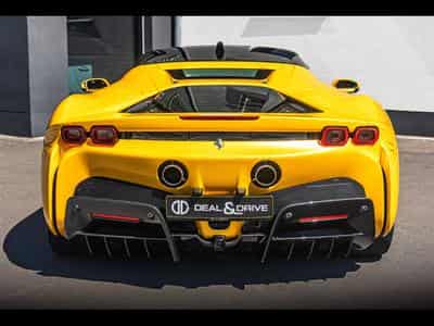 Ferrari SF90 STRADALE GIALLO 3 STRATO CARBONE BLEU (2022) - Photo 4