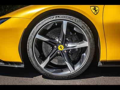Ferrari SF90 STRADALE GIALLO 3 STRATO CARBONE BLEU (2022) - Photo 8