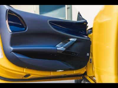 Ferrari SF90 STRADALE GIALLO 3 STRATO CARBONE BLEU (2022) - Photo 9