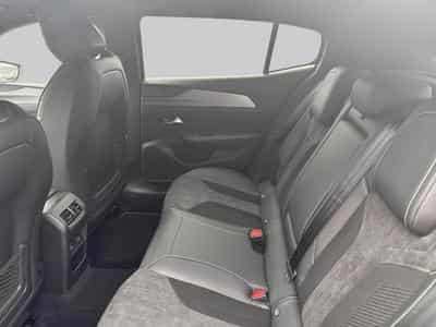 Peugeot 408 GT Hybrid 145 e-DCS6 (2025) - Foto 12