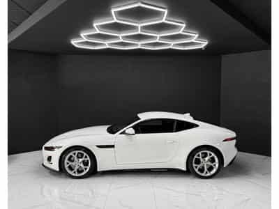 Jaguar F-Type P300 Coupe R-Dynamic / Meridian / LED / 1.Hand (2021) - Photo 2