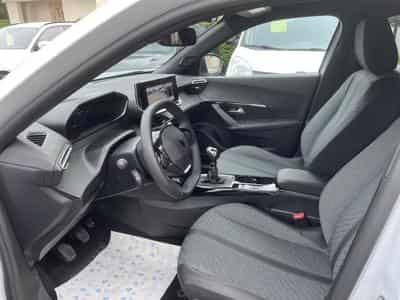 Peugeot 2008 1.2 100 Pure Tech Allure Camera 360 Keyless i-Cockpit (2025) - Photo 9