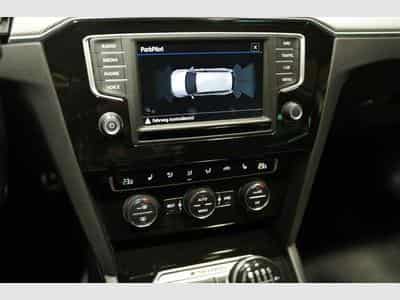 VW Passat Variant R Line 4M *2.HD *ACC *Massage * (2017) - Photo 14