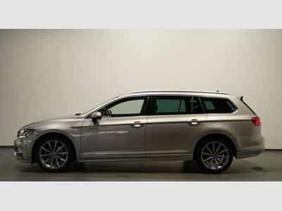 VW Passat Variant R Line 4M *2.HD *ACC *Massage * (2017) - Photo 3