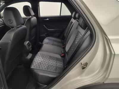 VW T-Roc 1.0 TSI 110cv R-Line CARPLAY / FULL LED / PDC AV+AR / JA 17" (2024) - Foto 13