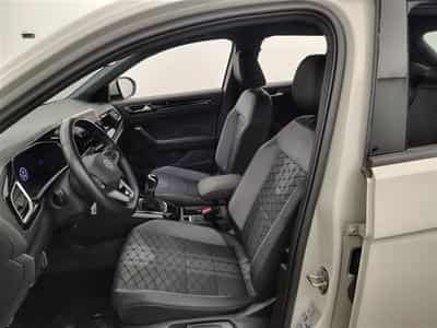 VW T-Roc 1.0 TSI 110cv R-Line CARPLAY / FULL LED / PDC AV+AR / JA 17" (2024) - Foto 7