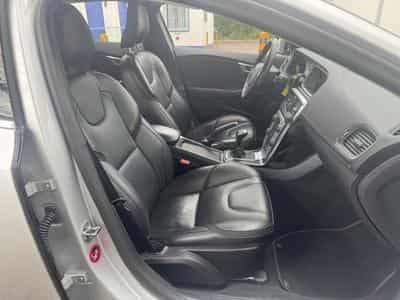 Volvo V40 VOLVO V40 OCEAN RACE 2.0 D LEDER LED NAVI AHK (2016) - Photo 5