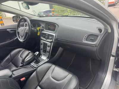 Volvo V40 VOLVO V40 OCEAN RACE 2.0 D LEDER LED NAVI AHK (2016) - Photo 6