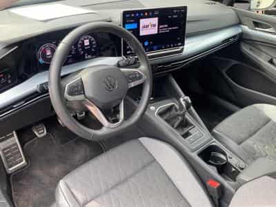 VW Golf (2025) - Photo 3