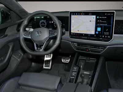 VW Passat (2025) - Photo 3