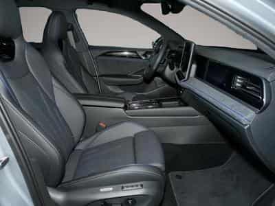 VW Passat (2025) - Photo 4