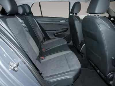 VW Golf (2024) - Photo 5
