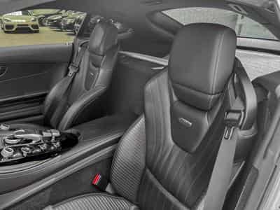 Mercedes AMG GT S AMG RIDE CONTROL° AMG 19° BURMESTER° (2016) - Photo 6