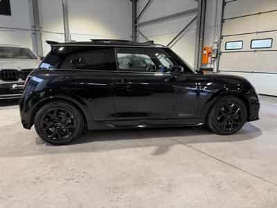 Mini Cooper Cooper C/John Cooper Works/17/HEADUP/PANORAMA/YOURS/VOLL (2024) - Photo 14