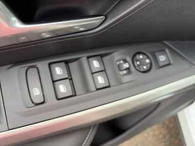 Peugeot 5008 HYBRID 145 ALLURE E-DCS6 (2025) - Photo 10
