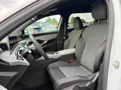 Peugeot 5008 HYBRID 145 ALLURE E-DCS6 (2025) - Photo 12