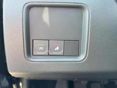 Dacia DUSTER 1.0 ECO-G 100 EXTREME (2024) - Photo 11
