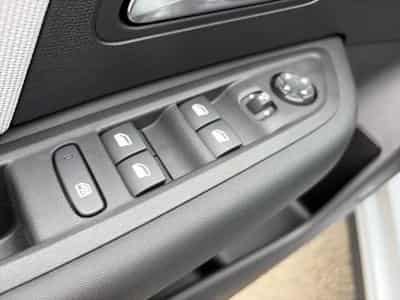 Citroen C4 X 1.2 HYBRIDE 145 MAX E-DCS6 (2025) - Photo 10
