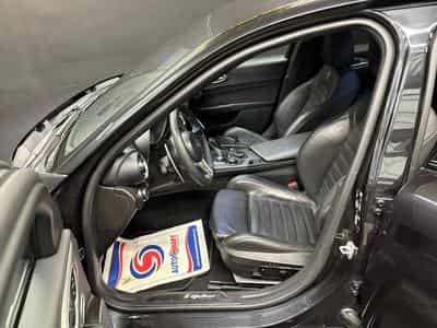 Alfa-Romeo Giulia Giulia Veloce 280 CV CUIR (2019) - Photo 15