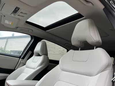 Nissan Ariya Evolve e-4ORCE (2025) - Photo 12