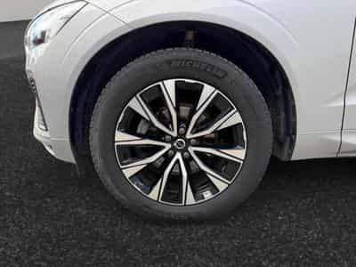 Volvo XC60 B5 Core AWD / Essence (2025) - Photo 14