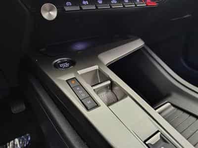 Peugeot 408 1.2 Hybrid 136cv e-DCS6 Allure NAVI / FULL LED / CAMERA 360 (2025) - Photo 11