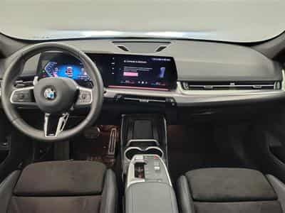 BMW X1 1.5iA sDrive18 Pack M PRO NAVI / FULL LED / PANO / JA 19" (2025) - Photo 8