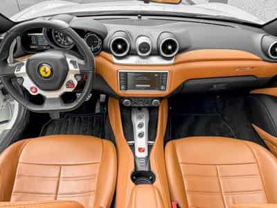 Ferrari California California T / 3.9 V8 / 4-Sitzer / (2015) - Photo 10