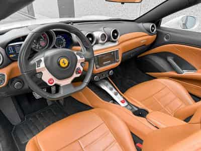 Ferrari California California T / 3.9 V8 / 4-Sitzer / (2015) - Photo 2