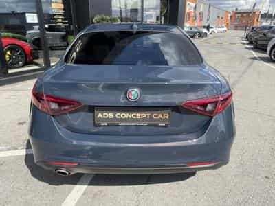 Alfa-Romeo Giulia Turbo Diesel 150ch/GPS/Bluetooth/Radar AV AR (2017) - Photo 11