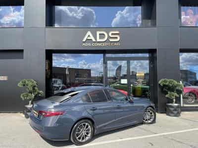 Alfa-Romeo Giulia Turbo Diesel 150ch/GPS/Bluetooth/Radar AV AR (2017) - Photo 13