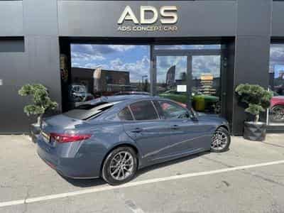 Alfa-Romeo Giulia Turbo Diesel 150ch/GPS/Bluetooth/Radar AV AR (2017) - Photo 3